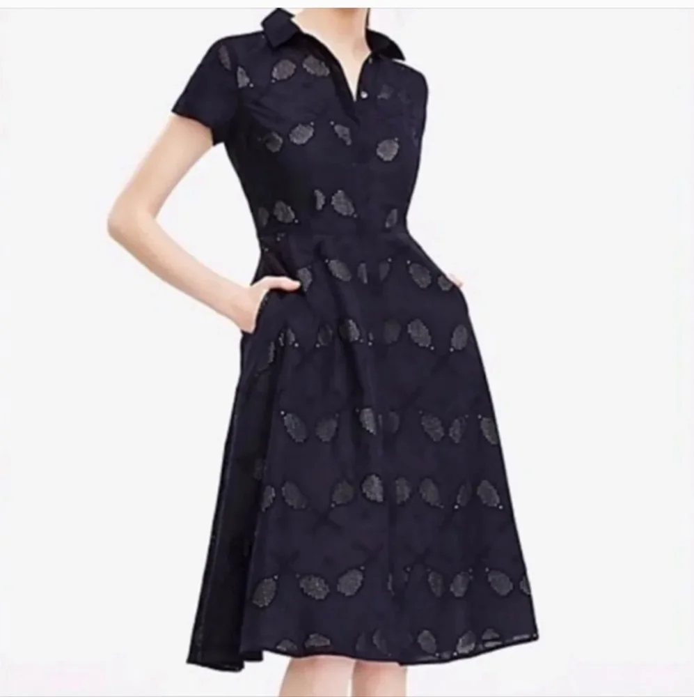 Ann Taylor eyelet tennis racquet pattern dress size 4 Excellent condition Navy - Picture 4 of 5